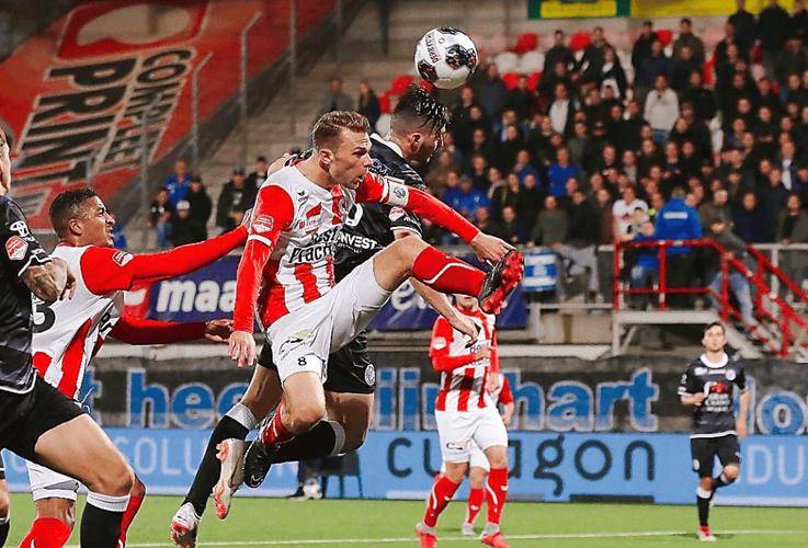 圣埃蒂安队主场保持不败赢得胜利