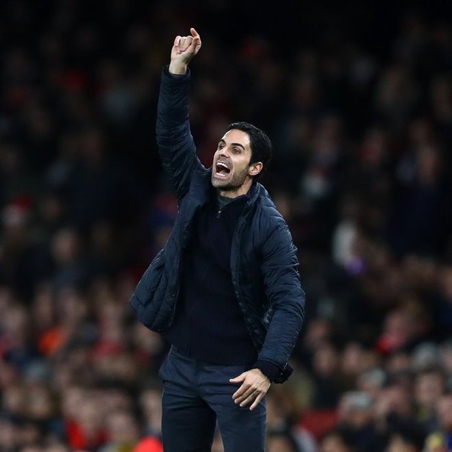 阿森纳中场组织混乱，需加强实战经验